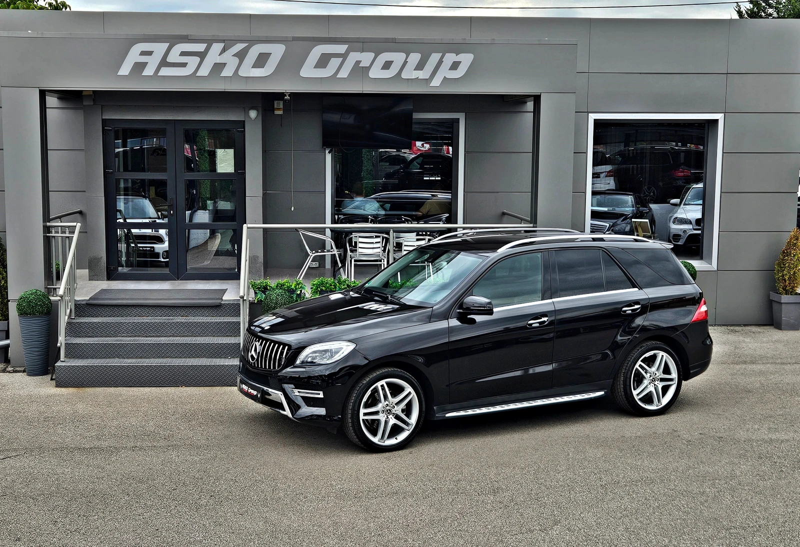 Mercedes-Benz ML 350 AMG/CAMERA/HARMAN/KARDON/ПОДГРЕВ/KEYLESS/AMBI/LIZI, снимка 17 - Автомобили и джипове - 56085767