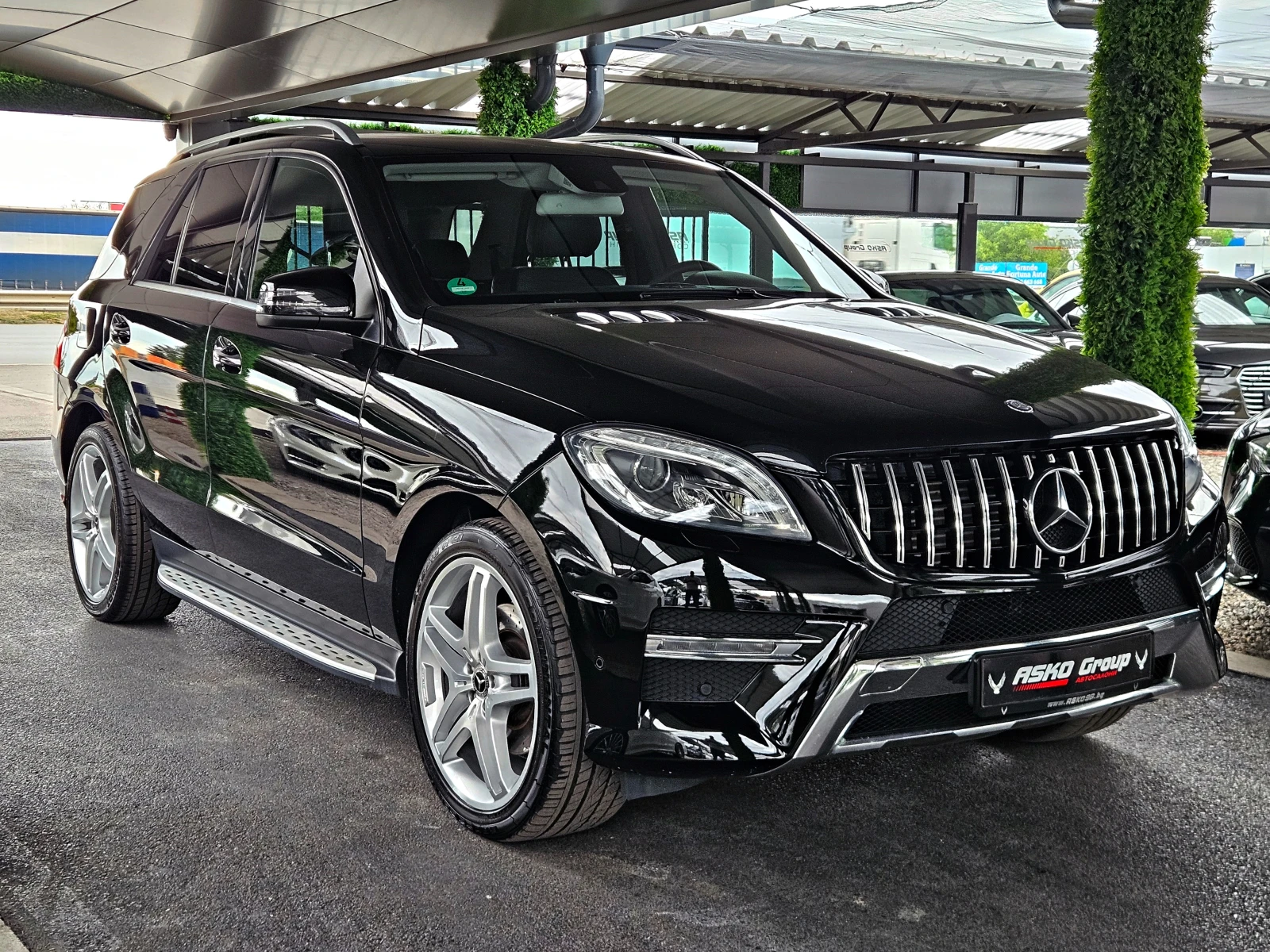 Mercedes-Benz ML 350 AMG/CAMERA/HARMAN/KARDON/ПОДГРЕВ/KEYLESS/AMBI/LIZI, снимка 3 - Автомобили и джипове - 56085767