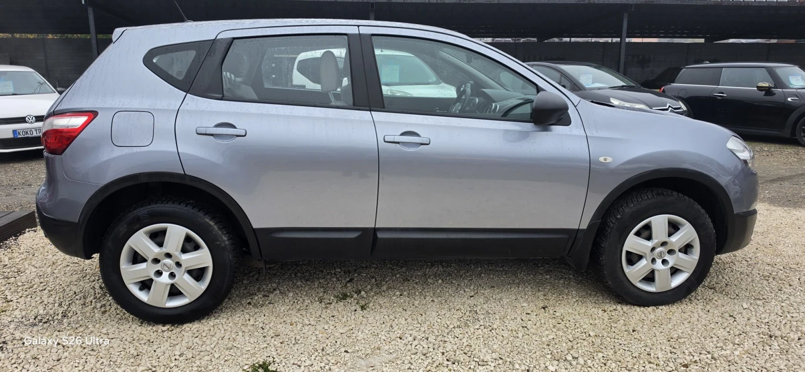 Nissan Qashqai 2.0i, снимка 7 - Автомобили и джипове - 56706000