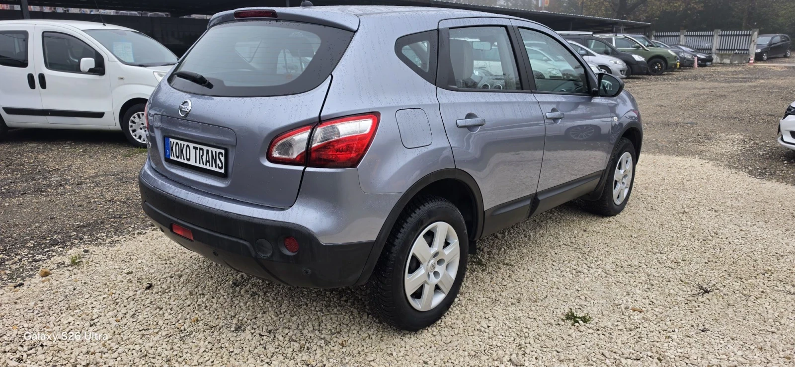 Nissan Qashqai 2.0i, снимка 6 - Автомобили и джипове - 56706000