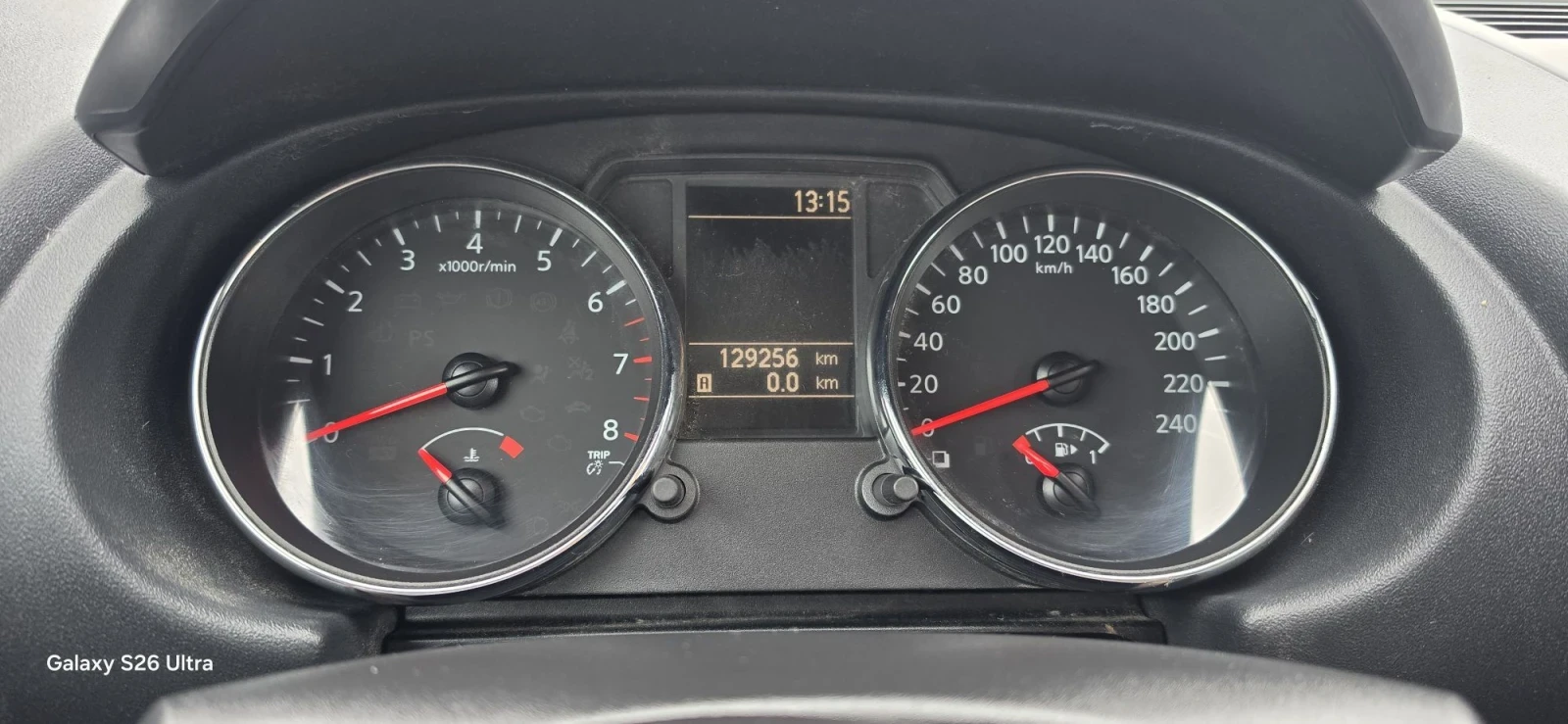 Nissan Qashqai 2.0i, снимка 13 - Автомобили и джипове - 56706000
