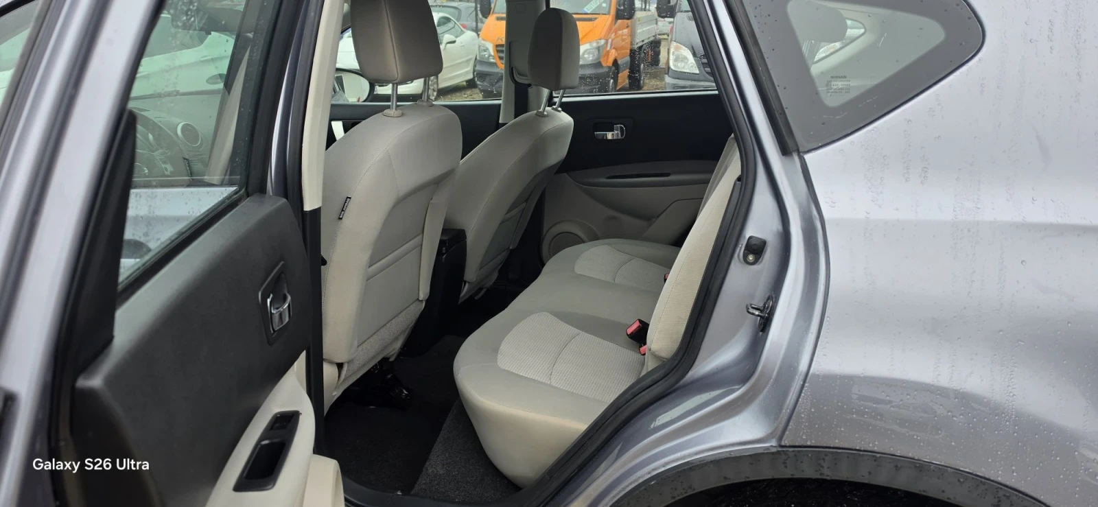Nissan Qashqai 2.0i, снимка 10 - Автомобили и джипове - 56706000