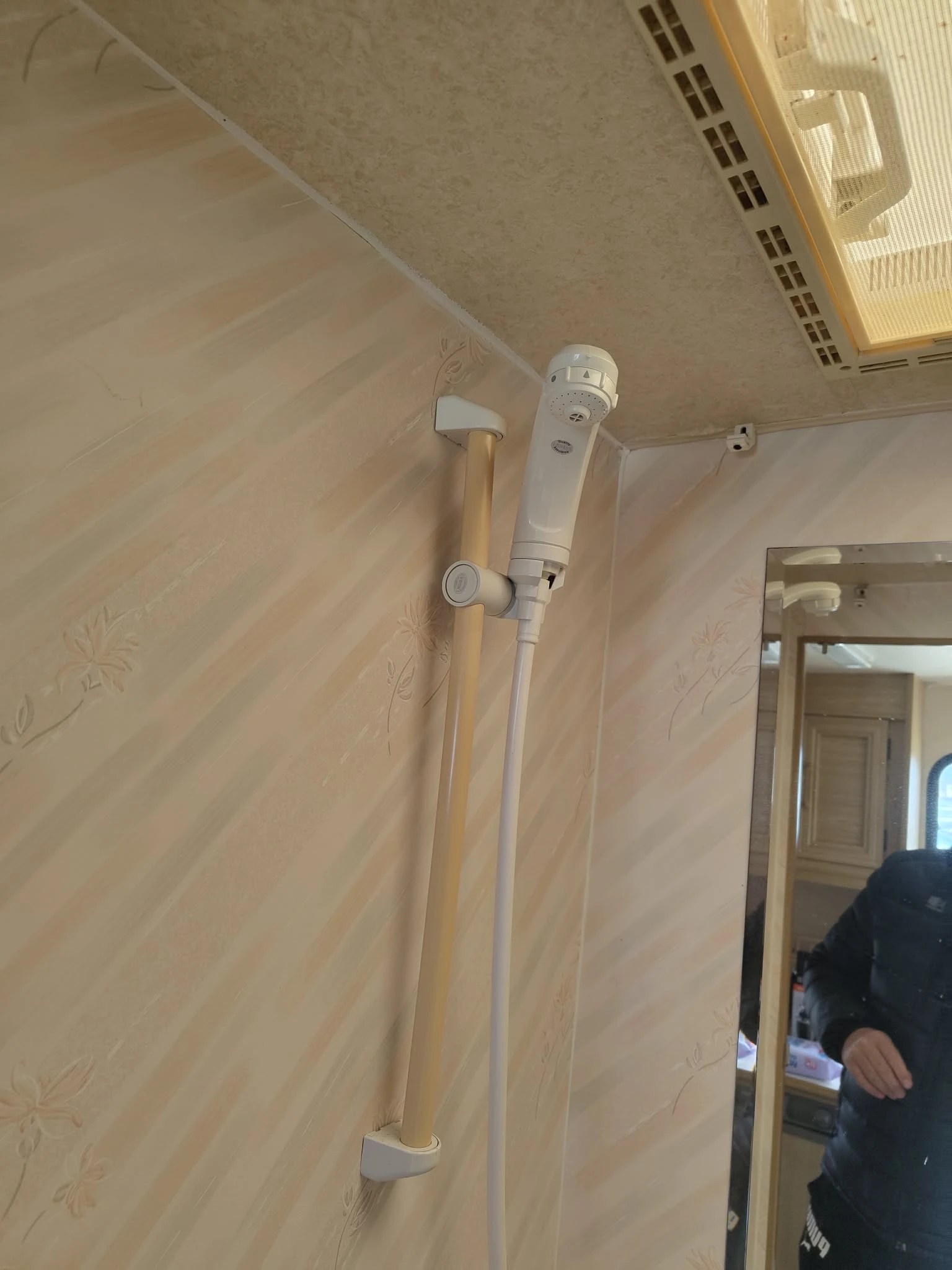 �������� Eldis CROWN | Mobile.bg � ����������� 16