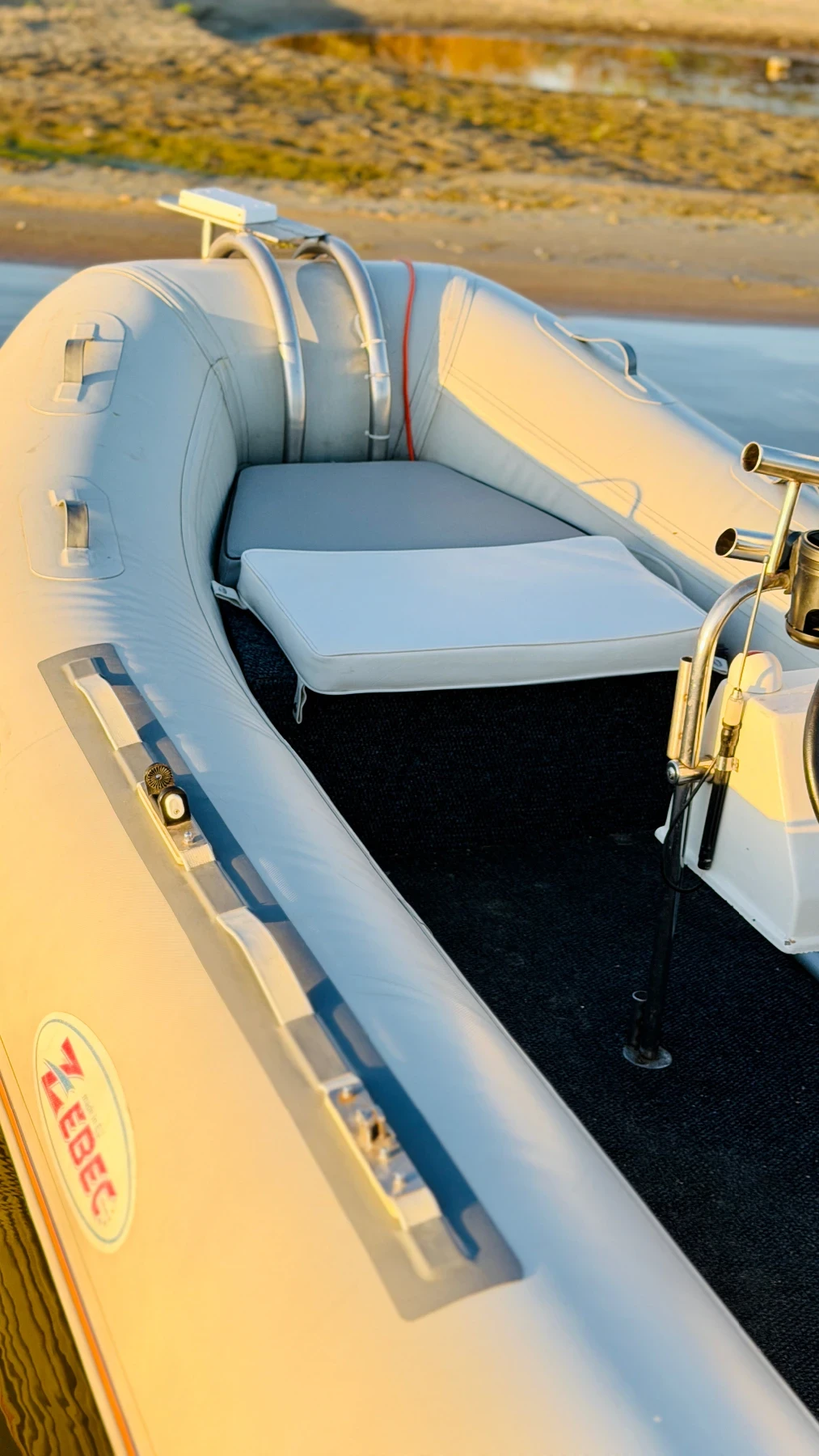 Надуваема лодка Zebec RIB 450 Honda BF50 4 такт, снимка 7 - Воден транспорт - 55993839