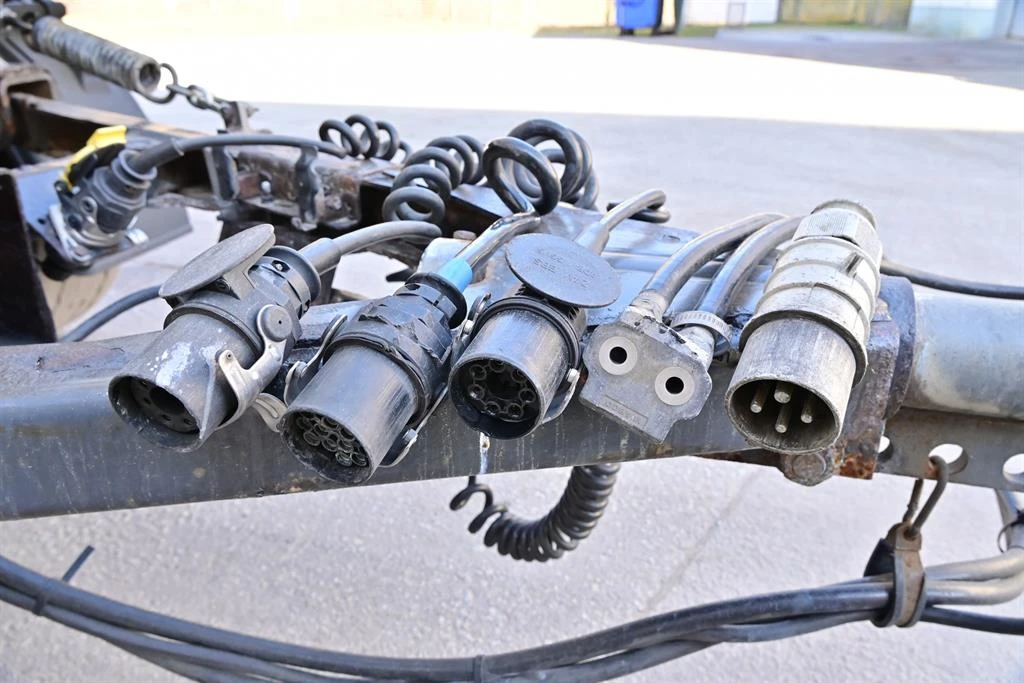 За камион Други Krone ISO Dhollandia, снимка 11 - Ремаркета - 52310649