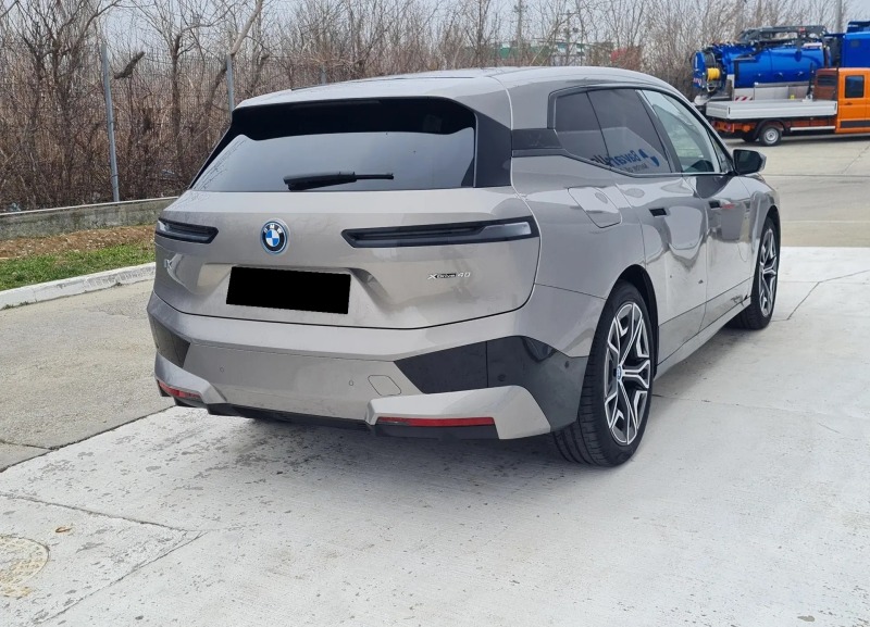 BMW iX xDrive 40, снимка 4 - Автомобили и джипове - 45047234