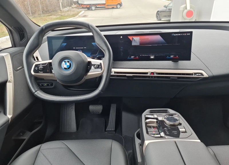 BMW iX xDrive 40, снимка 6 - Автомобили и джипове - 45047234