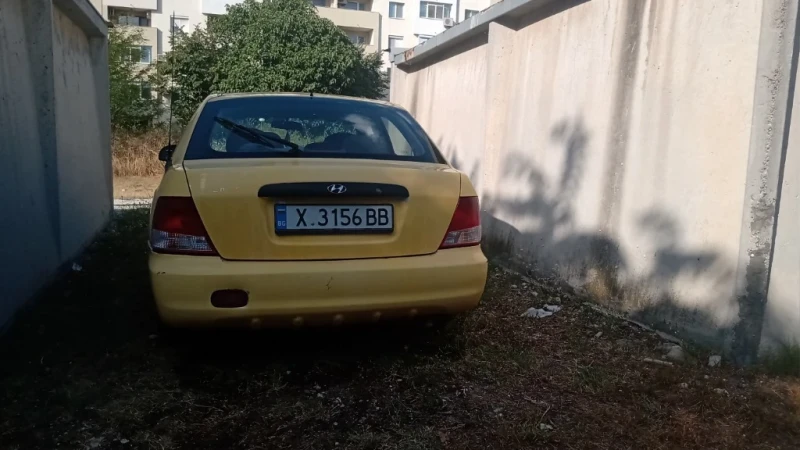 Hyundai Accent, снимка 2 - Автомобили и джипове - 46914448