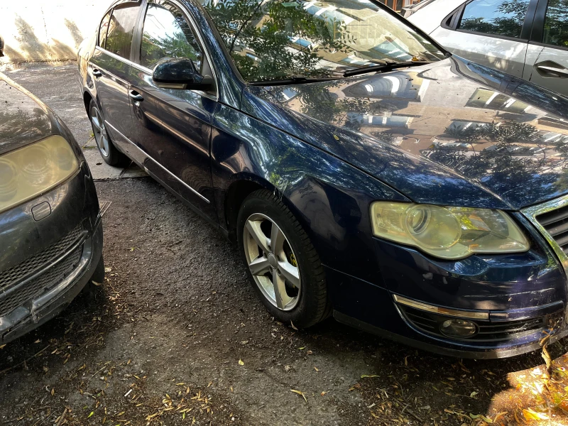 VW Passat 2.0 FSI, снимка 12 - Автомобили и джипове - 47195104