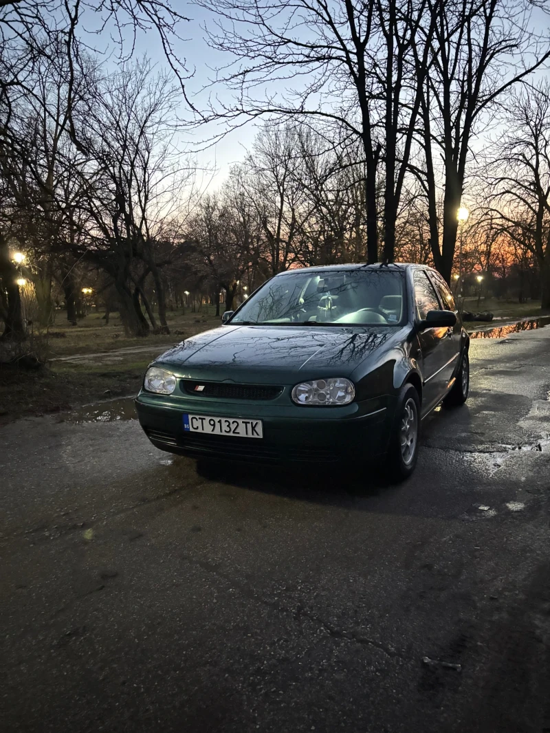 VW Golf 1.8T, снимка 1 - Автомобили и джипове - 48492968