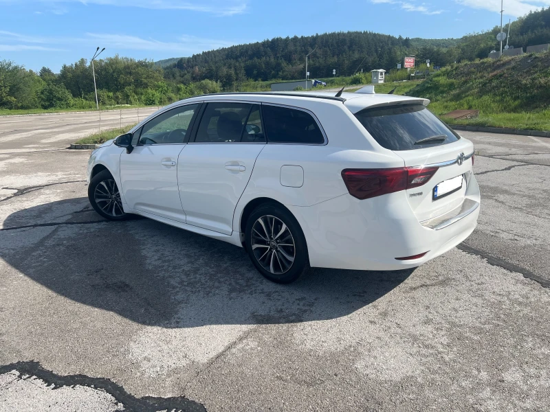 Toyota Avensis 2.0 D-4D, снимка 2 - Автомобили и джипове - 52510073