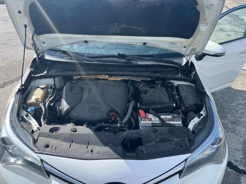 Toyota Avensis 2.0 D-4D, снимка 15 - Автомобили и джипове - 52510073