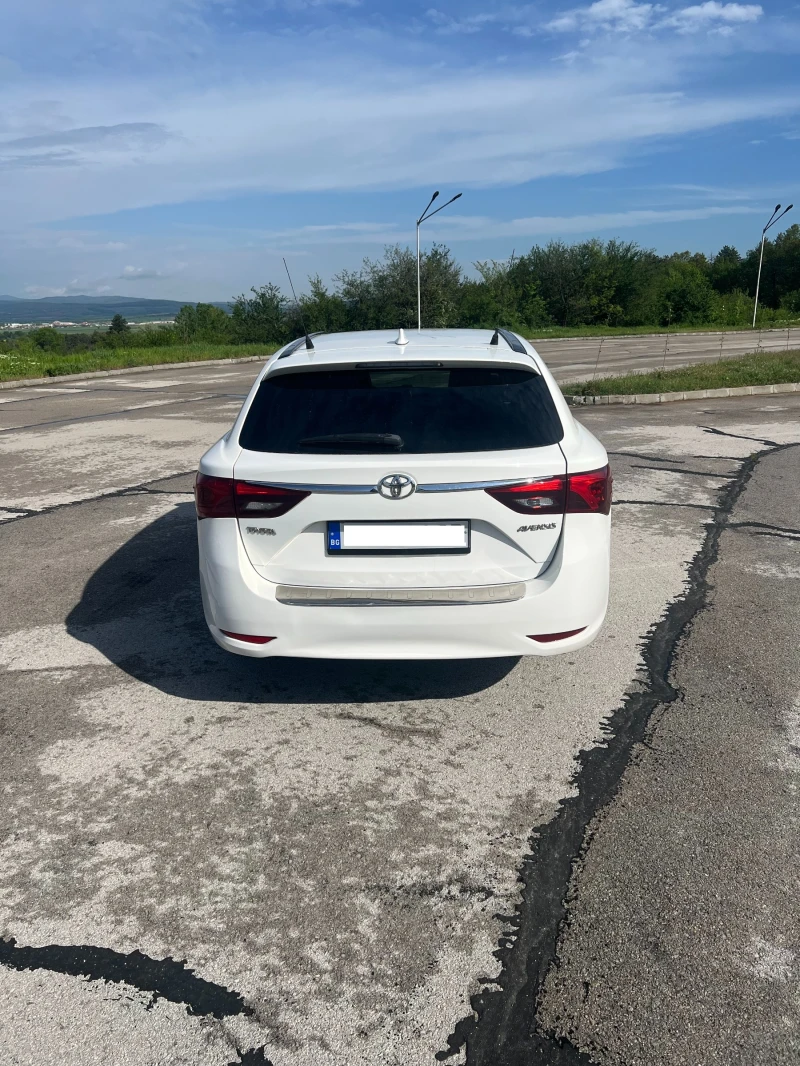 Toyota Avensis 2.0 D-4D, снимка 3 - Автомобили и джипове - 52510073