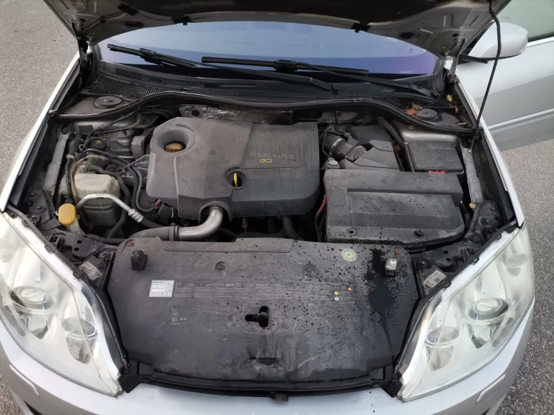Renault Laguna 1.5 DCI * XENON* , снимка 9 - Автомобили и джипове - 52266891