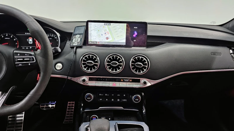Kia Stinger 3.3 GT AWD Masters Turbo Package, снимка 16 - Автомобили и джипове - 52442132