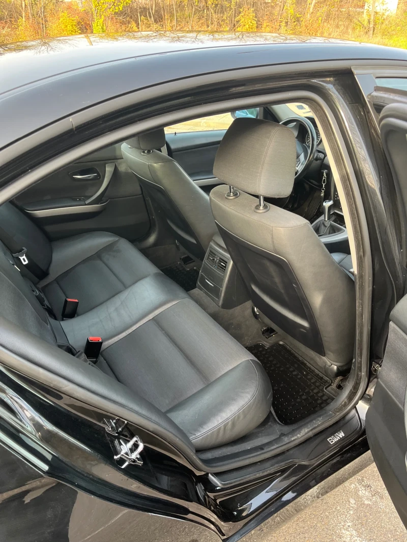 BMW 320, снимка 11 - Автомобили и джипове - 52457420