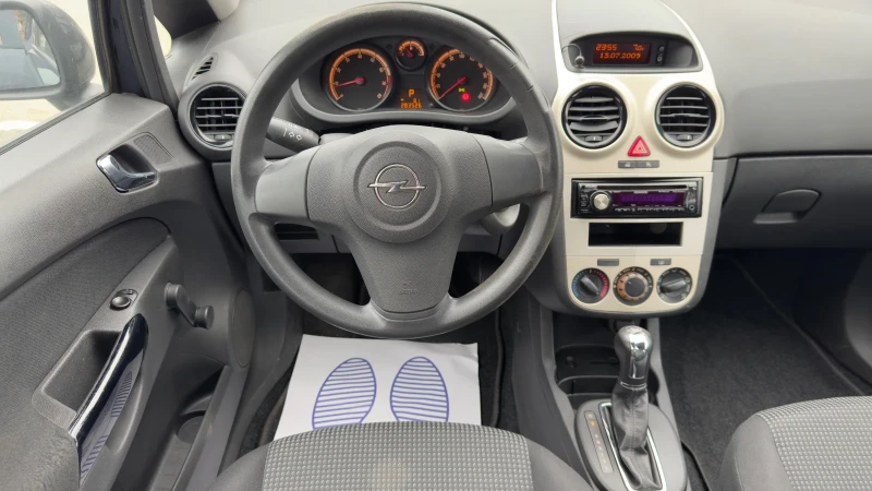 Opel Corsa АВТОМАТИК, снимка 10 - Автомобили и джипове - 52637956