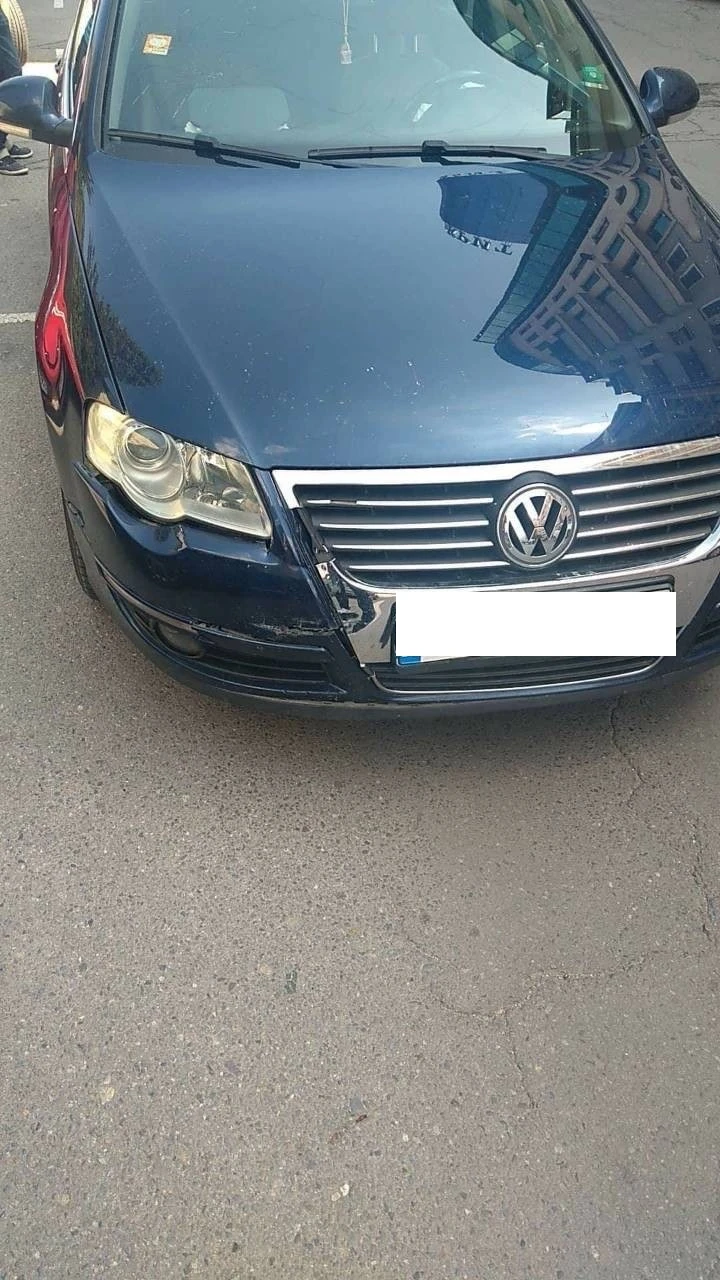 VW Passat 2.0 FSI, снимка 16 - Автомобили и джипове - 47195104