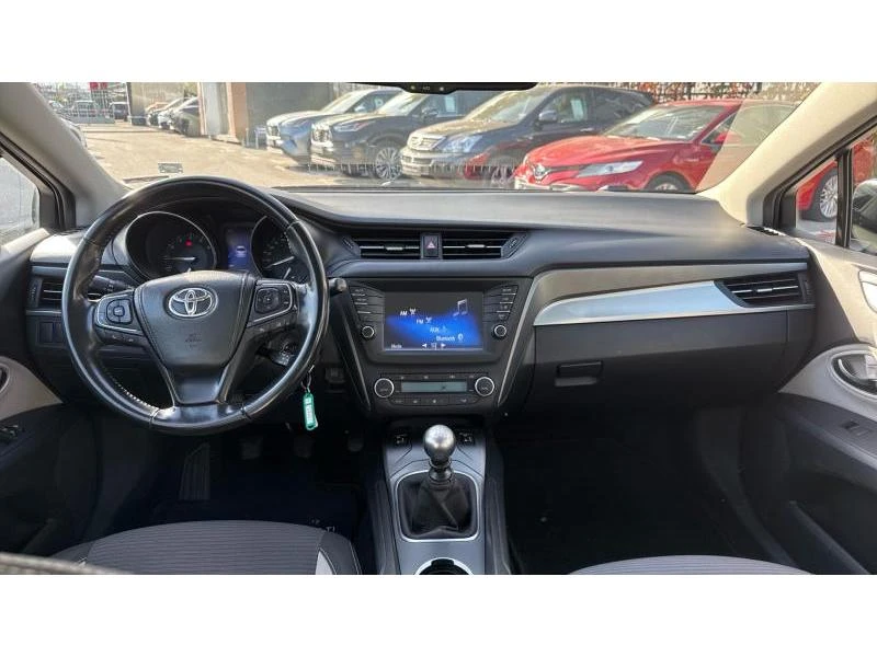 Toyota Avensis, снимка 8 - Автомобили и джипове - 47743757