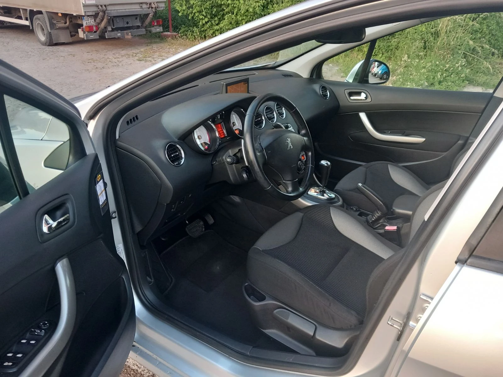 Peugeot 308 1.6 e-hdi - изображение 7