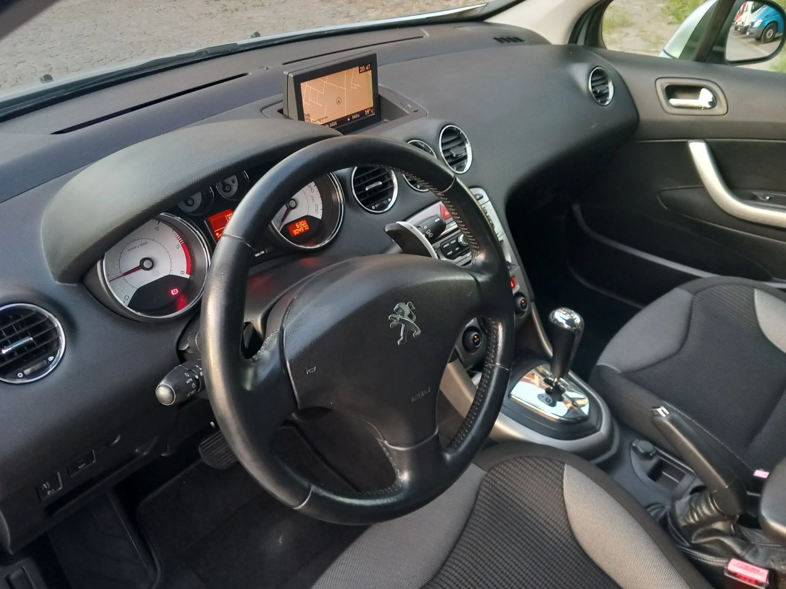 Peugeot 308 1.6 e-hdi - изображение 8
