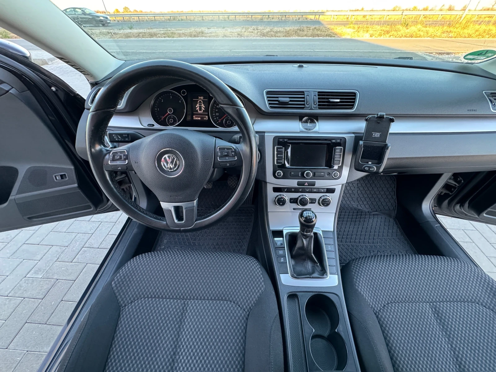 VW Passat 2.0 TDI 140к.с NAVI / PODGREV / EURO 5 - изображение 9