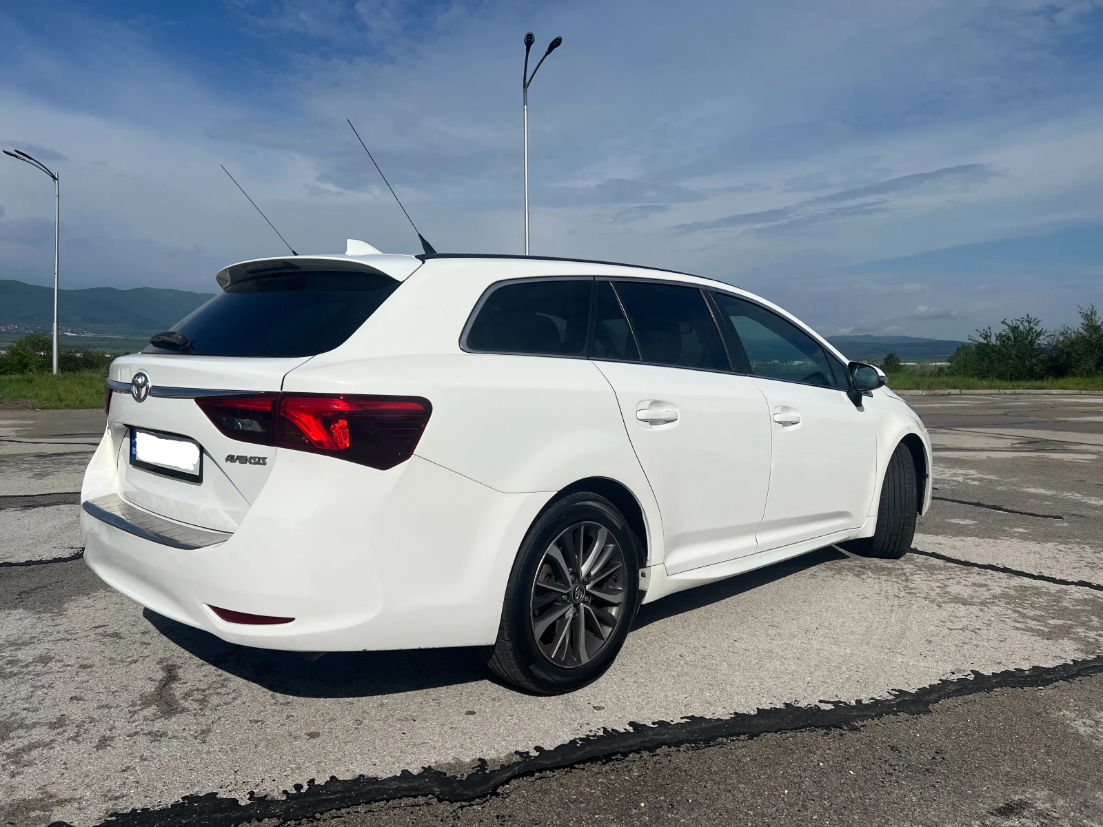 Toyota Avensis 2.0 D-4D - изображение 4