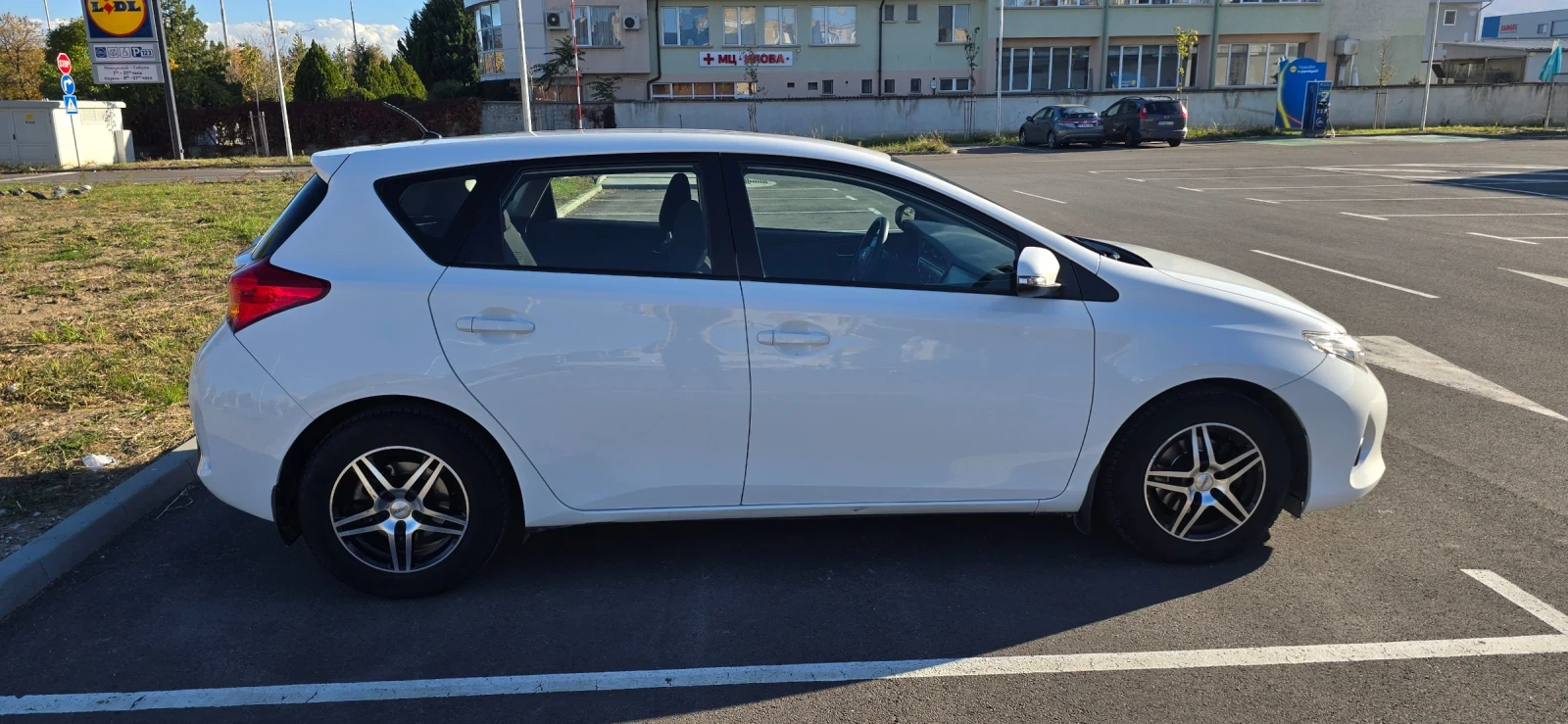 Toyota Auris  - изображение 2