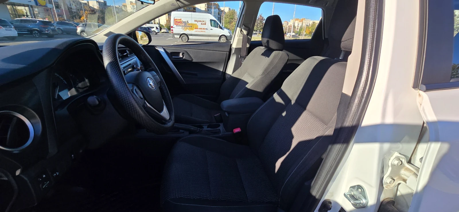 Toyota Auris  - изображение 9