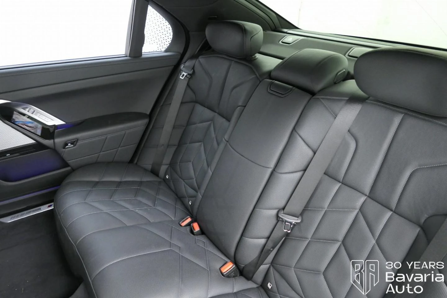 BMW i7 50 eDrive M Sport Paket - изображение 8