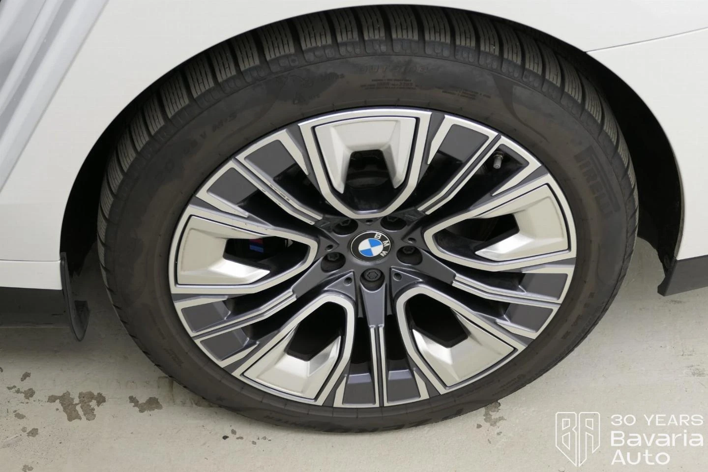 BMW i7 50 eDrive M Sport Paket | Mobile.bg   16