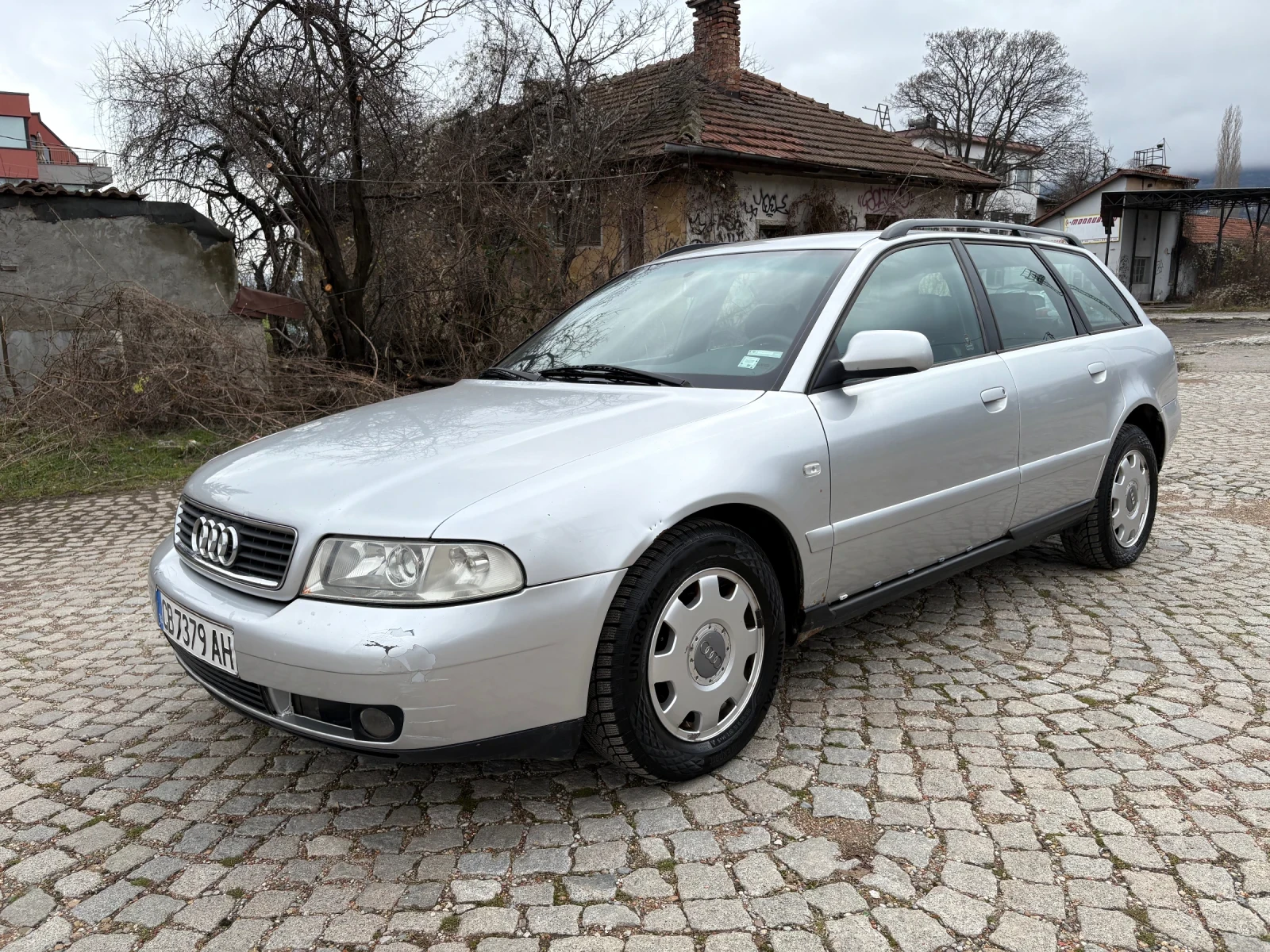 Audi A4 1.9TDI 116кс Facelift - изображение 2