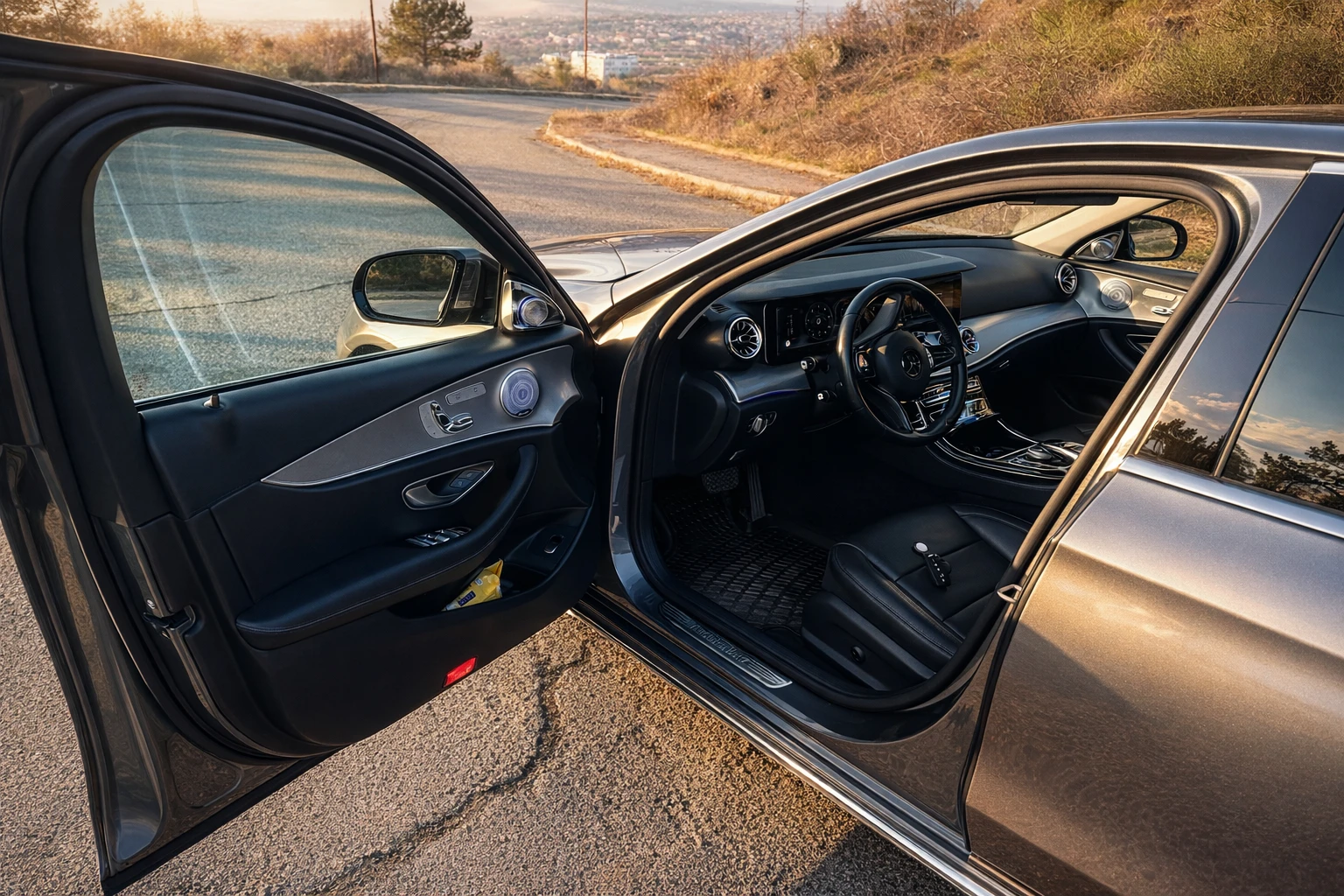 Mercedes-Benz E 220 Сервизна История, снимка 4 - Автомобили и джипове - 53715449