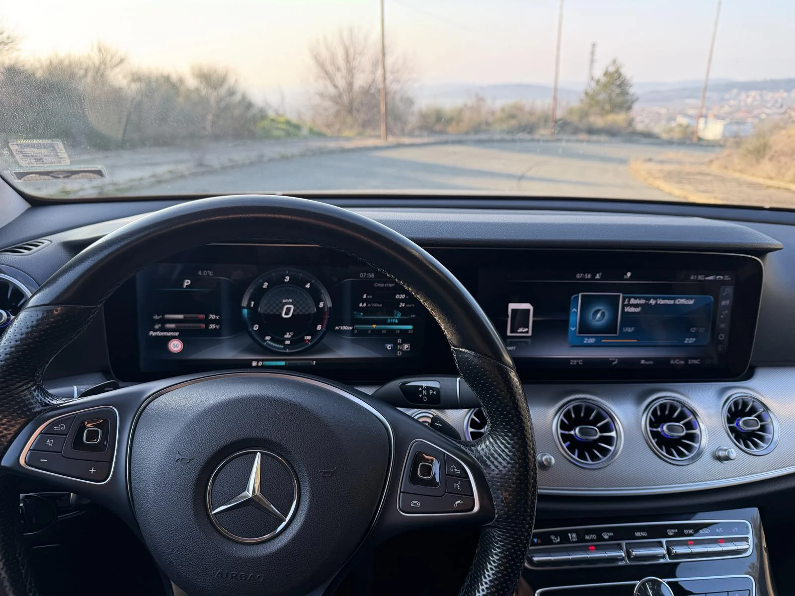 Mercedes-Benz E 220 Сервизна История, снимка 8 - Автомобили и джипове - 53715449