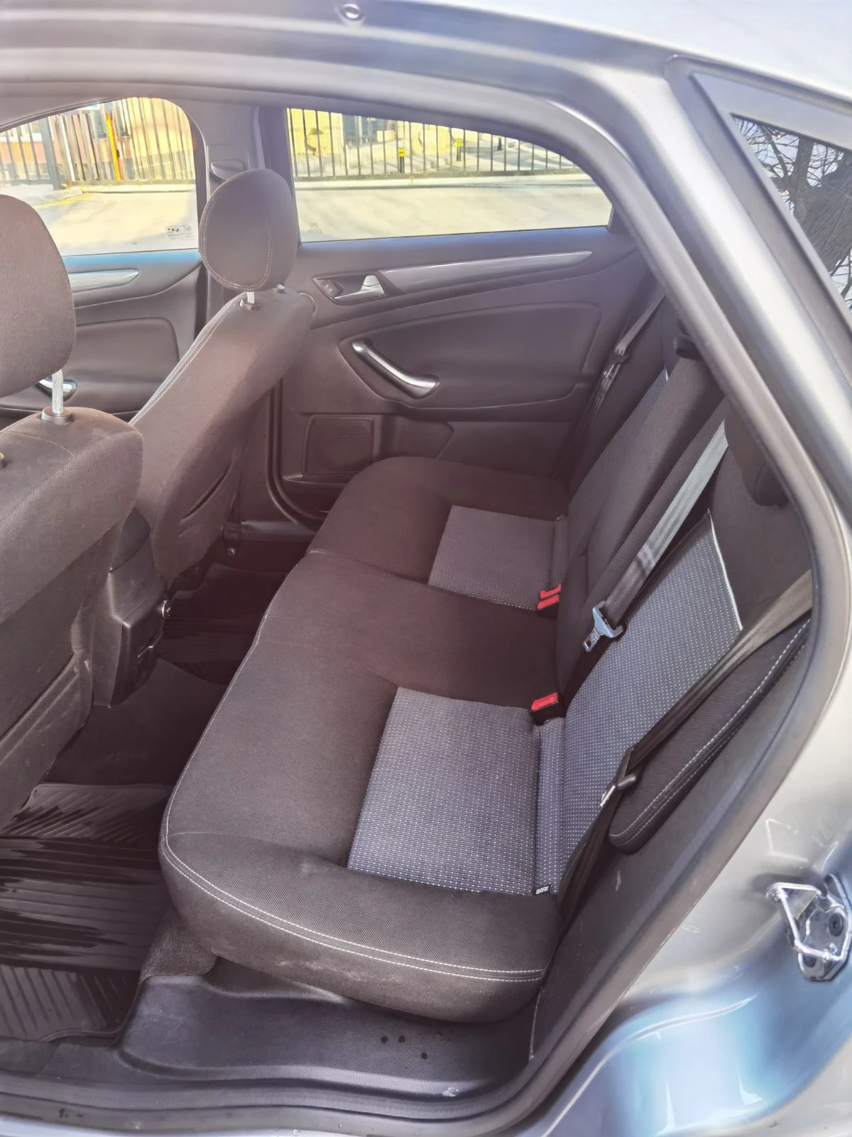 Ford Mondeo СЕРВИЗНА ИСТОРИЯ!138000км, снимка 12 - Автомобили и джипове - 53839411