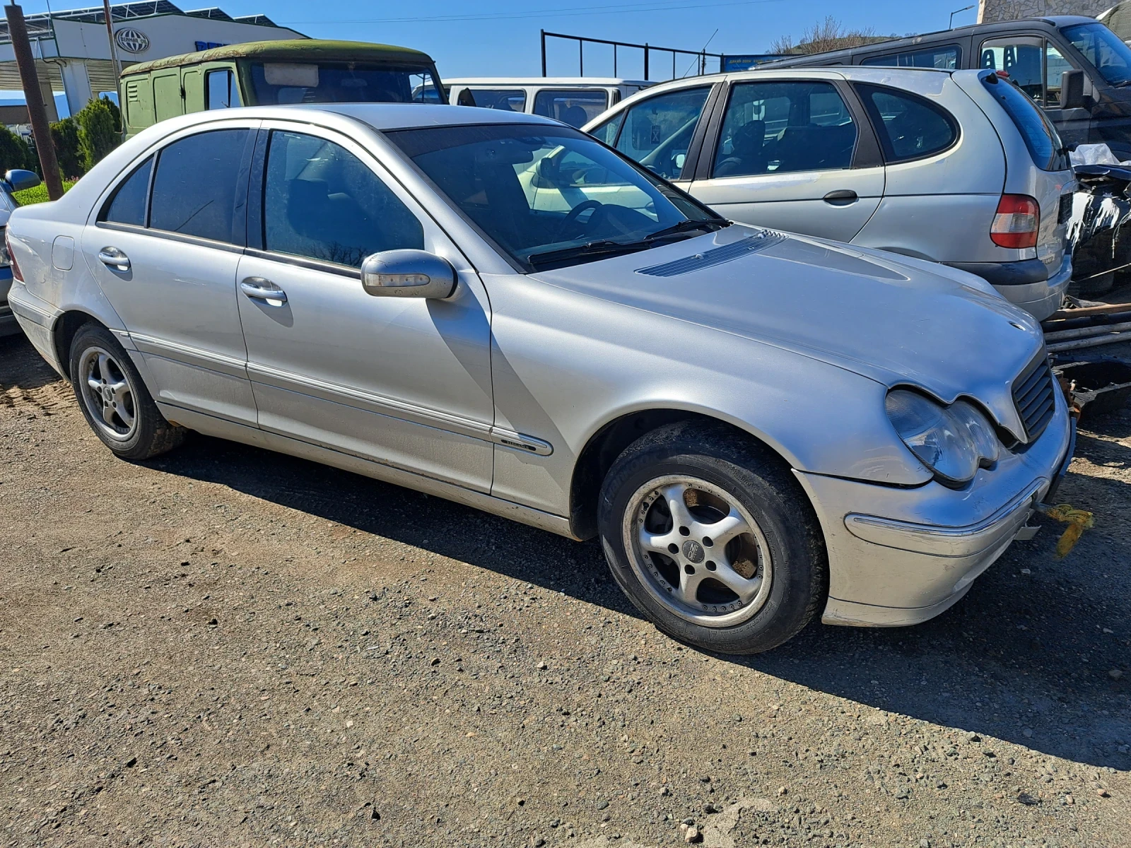 Mercedes-Benz 220, снимка 2 - Автомобили и джипове - 54130661