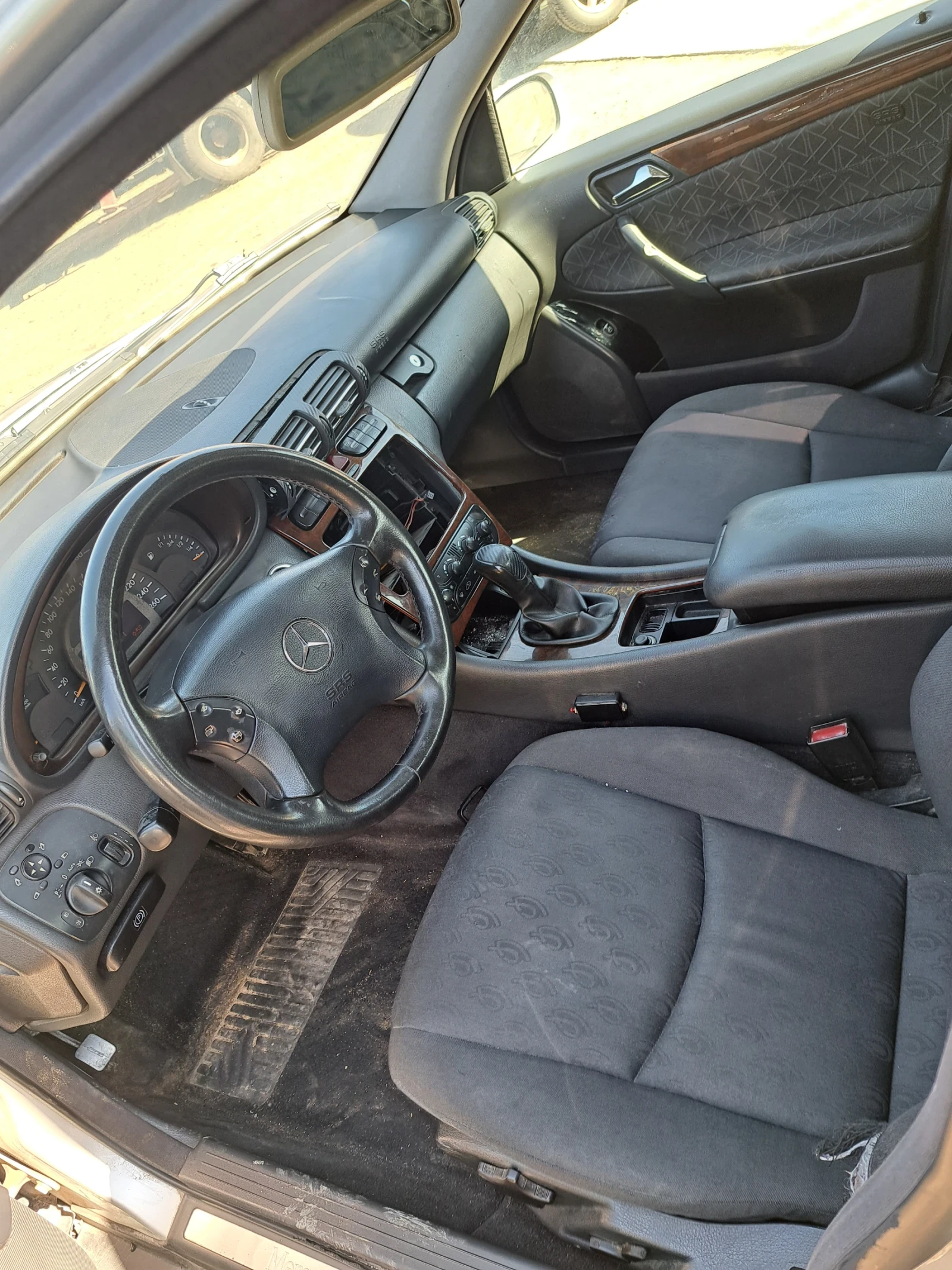 Mercedes-Benz 220, снимка 5 - Автомобили и джипове - 54130661