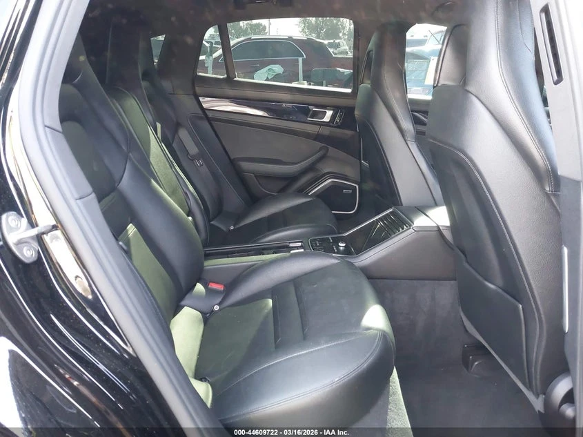 Porsche Panamera 2.9l E-Hybrid 4, снимка 8 - Автомобили и джипове - 54221377