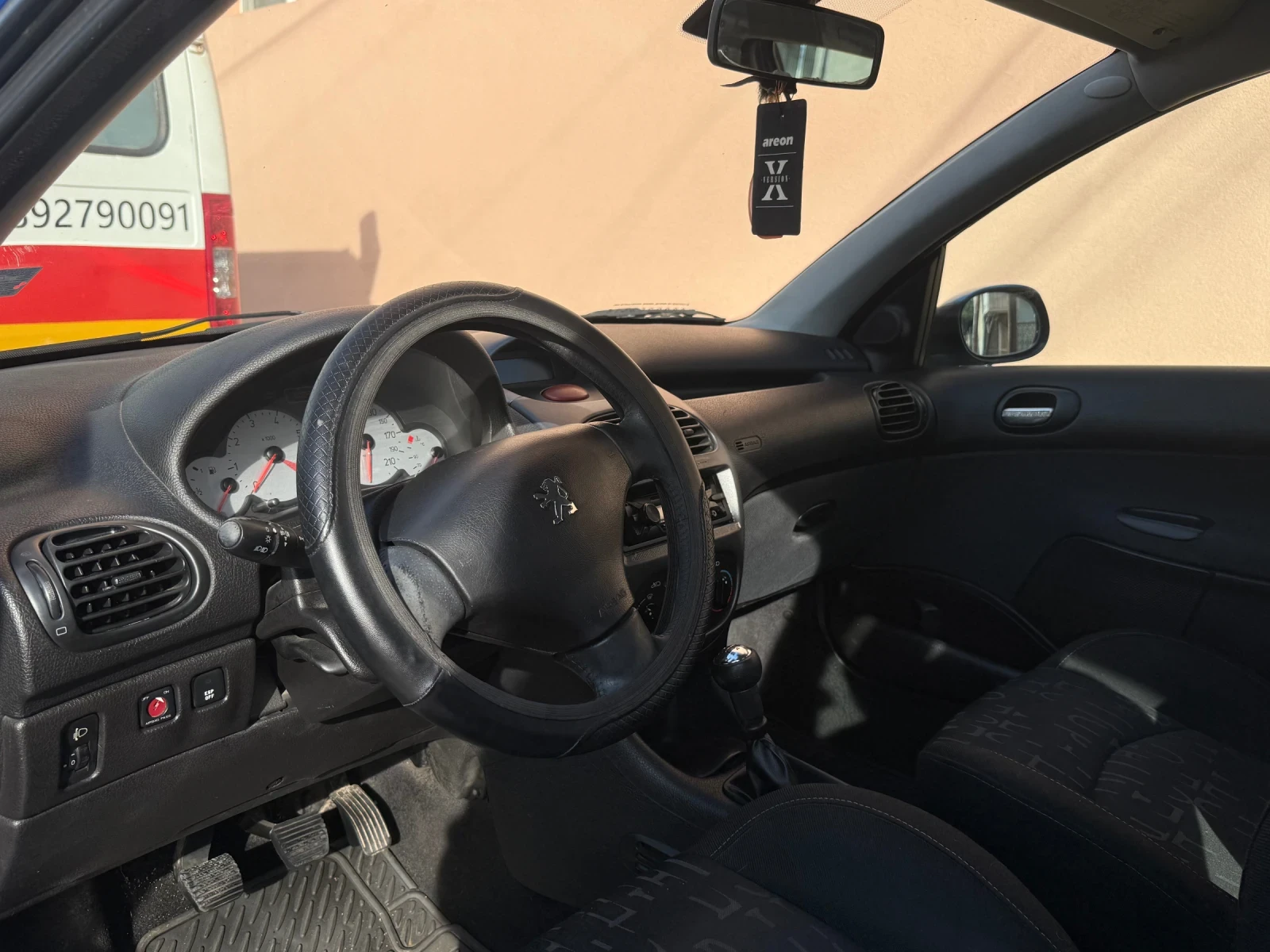 Peugeot 206, снимка 7 - Автомобили и джипове - 54611173