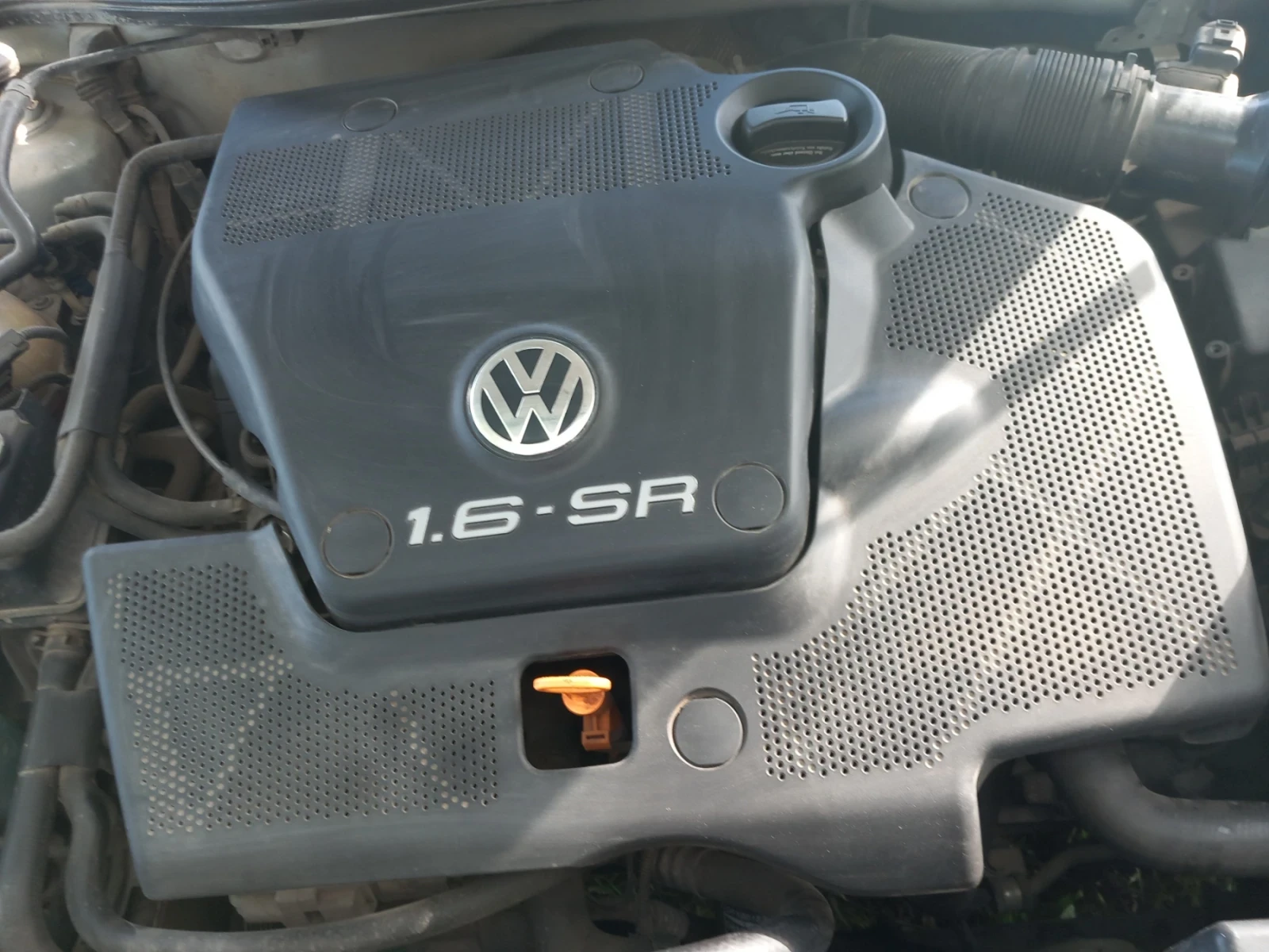 VW Bora 1.6, снимка 17 - Автомобили и джипове - 54874416