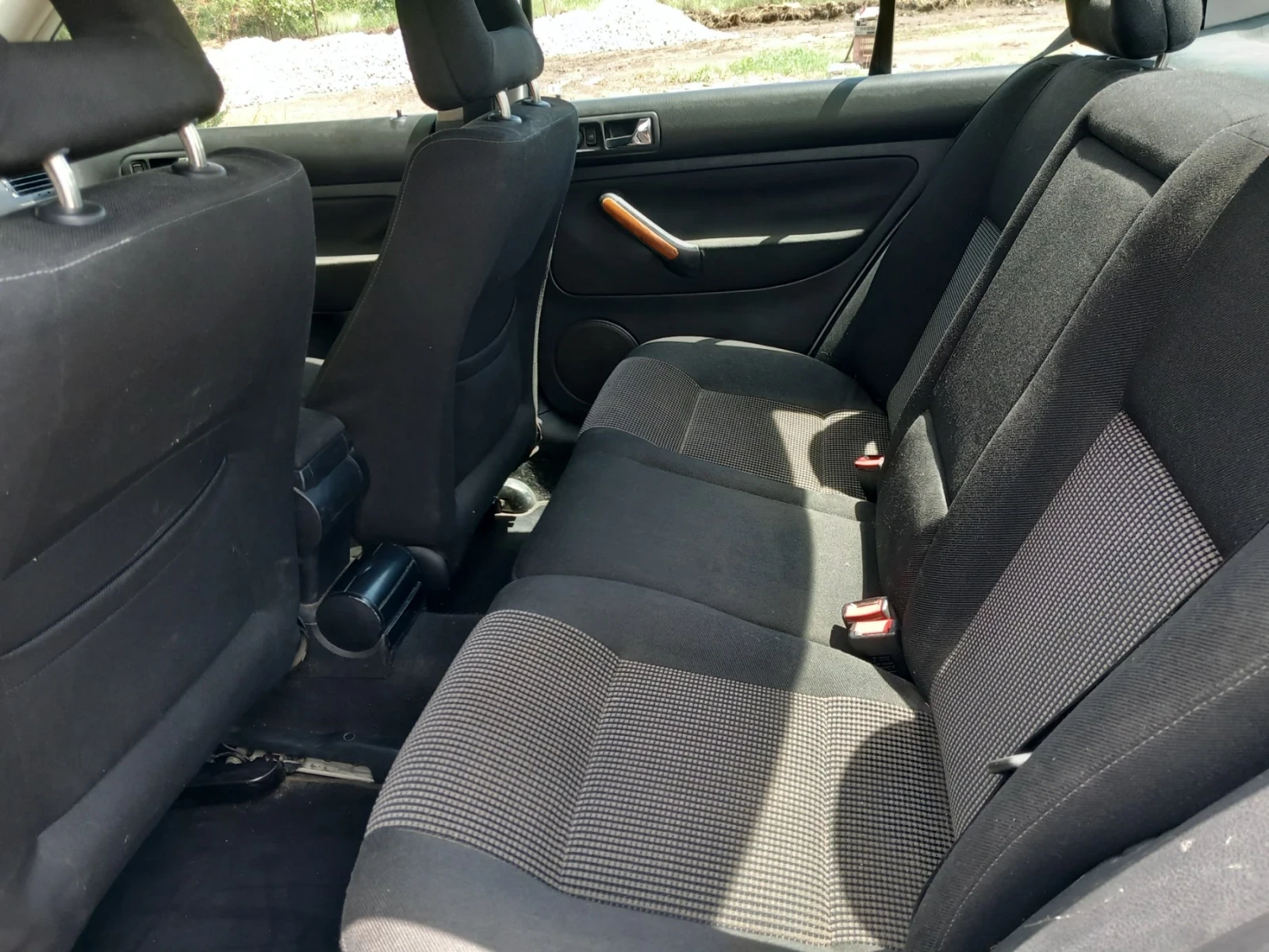 VW Bora 1.6, снимка 9 - Автомобили и джипове - 54874416