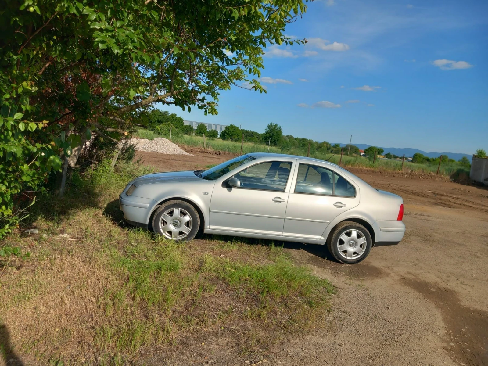 VW Bora 1.6, снимка 14 - Автомобили и джипове - 54874416