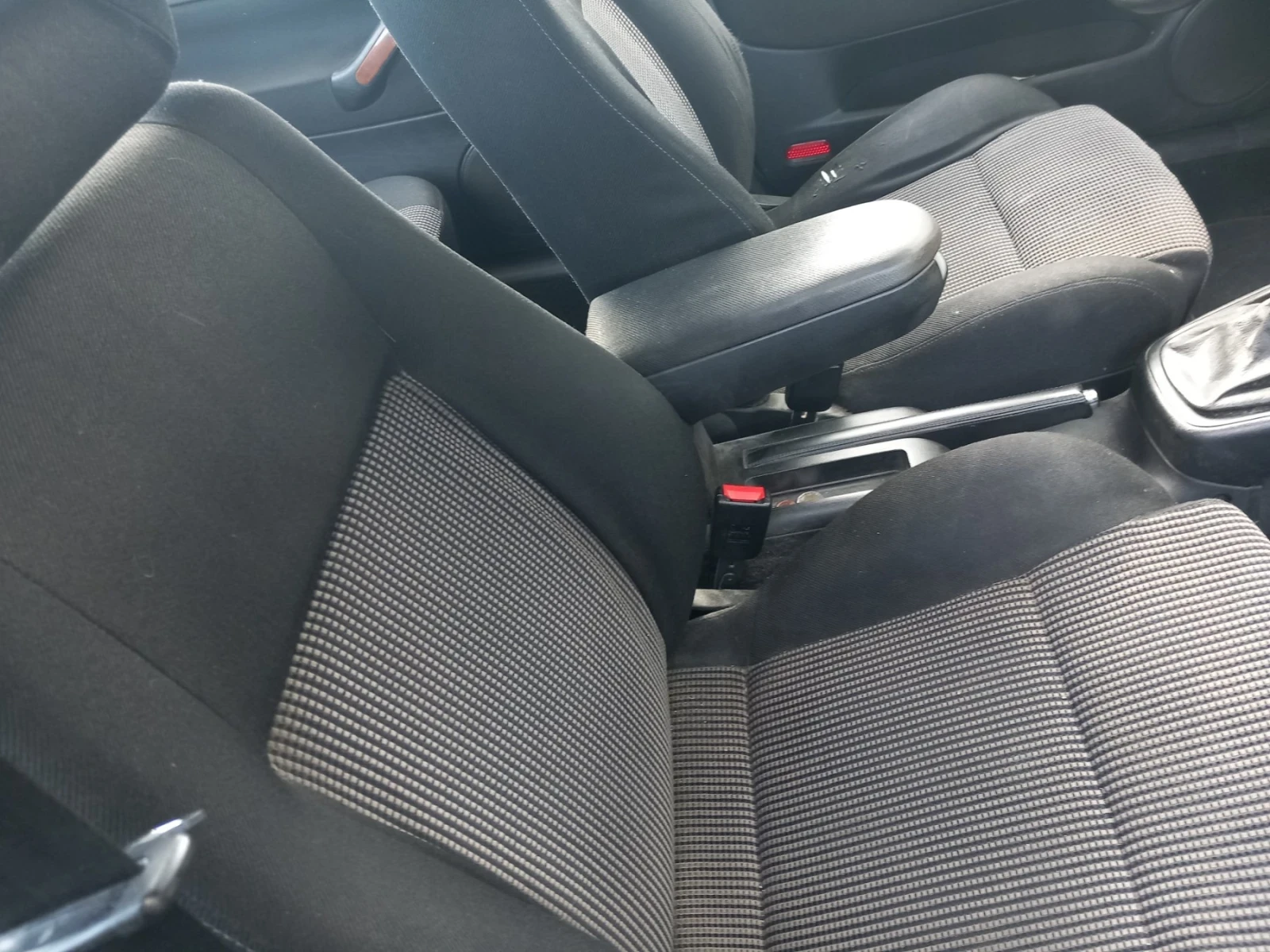 VW Bora 1.6, снимка 7 - Автомобили и джипове - 54874416