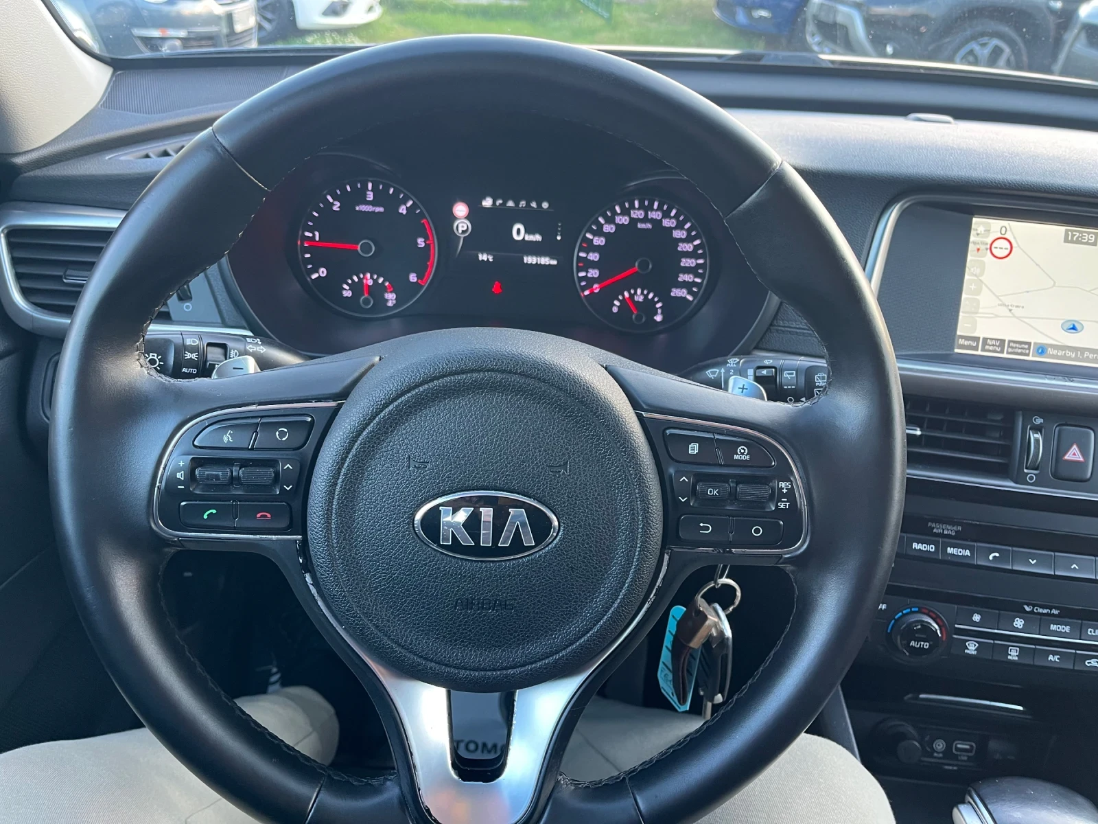 Kia Optima 1.7crdi Avtomat top, снимка 9 - Автомобили и джипове - 55016860