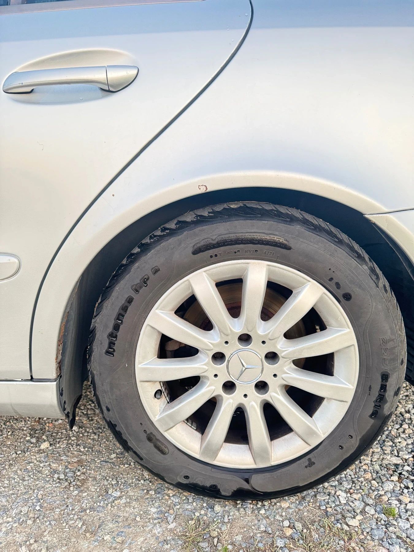 Mercedes-Benz E 220, снимка 4 - Автомобили и джипове - 55560269