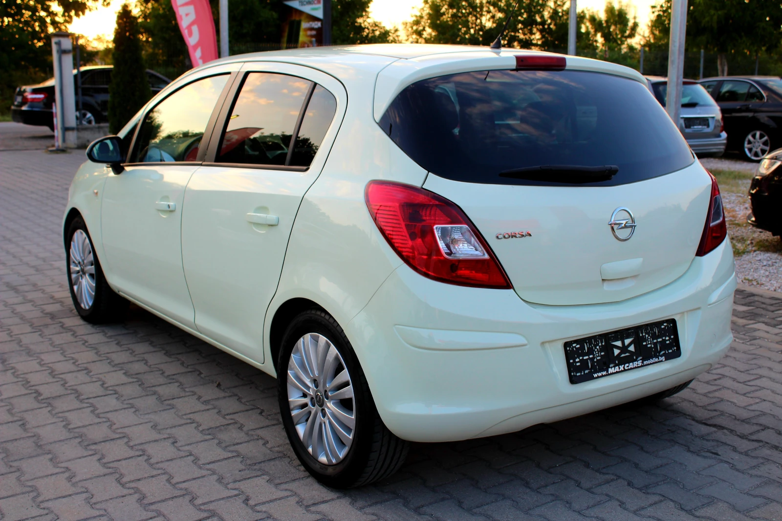 Opel Corsa 1.2 БЕНЗИН/FACELIFT, снимка 5 - Автомобили и джипове - 55647331