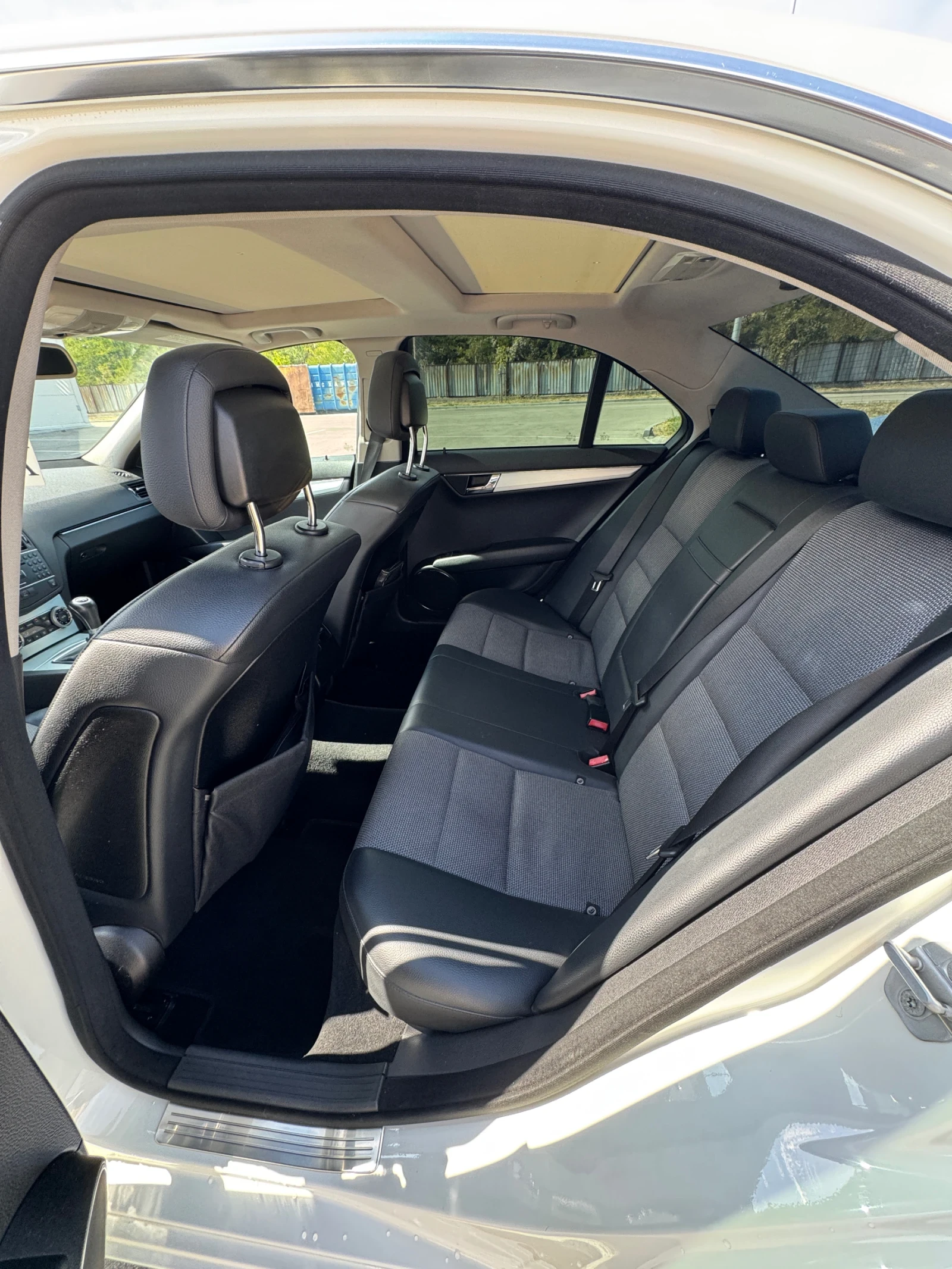 Mercedes-Benz C 220, снимка 12 - Автомобили и джипове - 56042056
