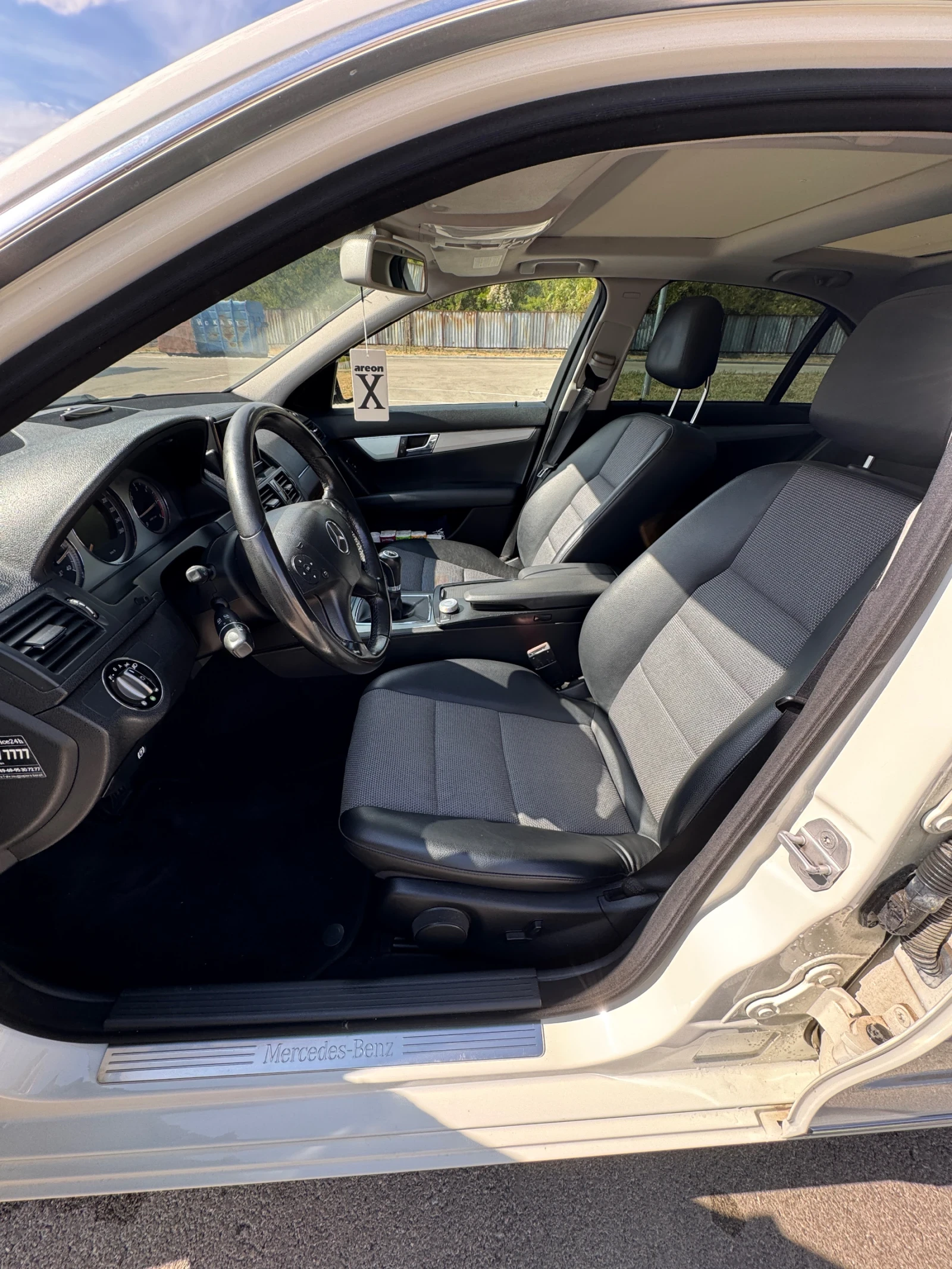 Mercedes-Benz C 220, снимка 11 - Автомобили и джипове - 56042056
