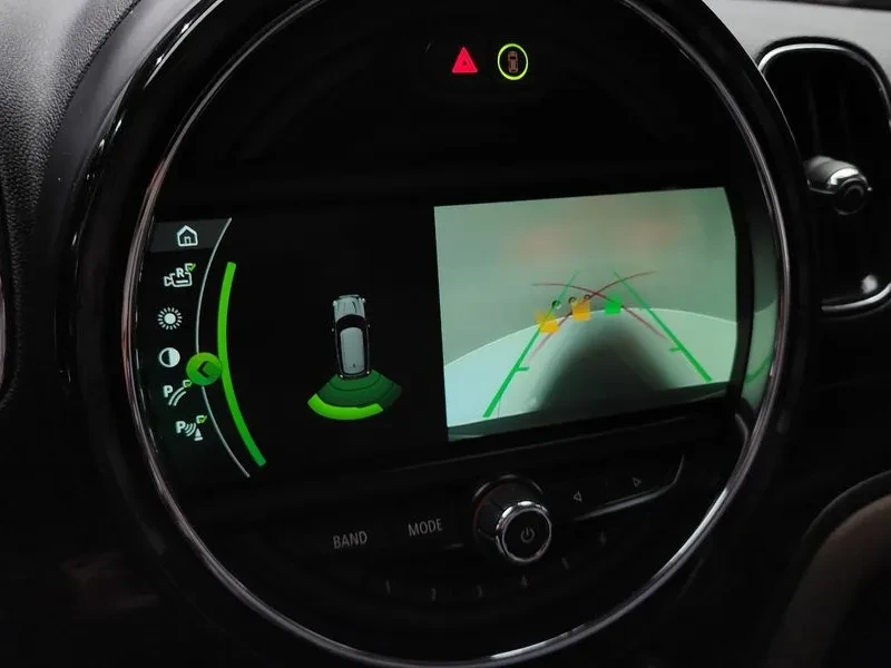 Mini Countryman 2.0D, снимка 16 - Автомобили и джипове - 56324871