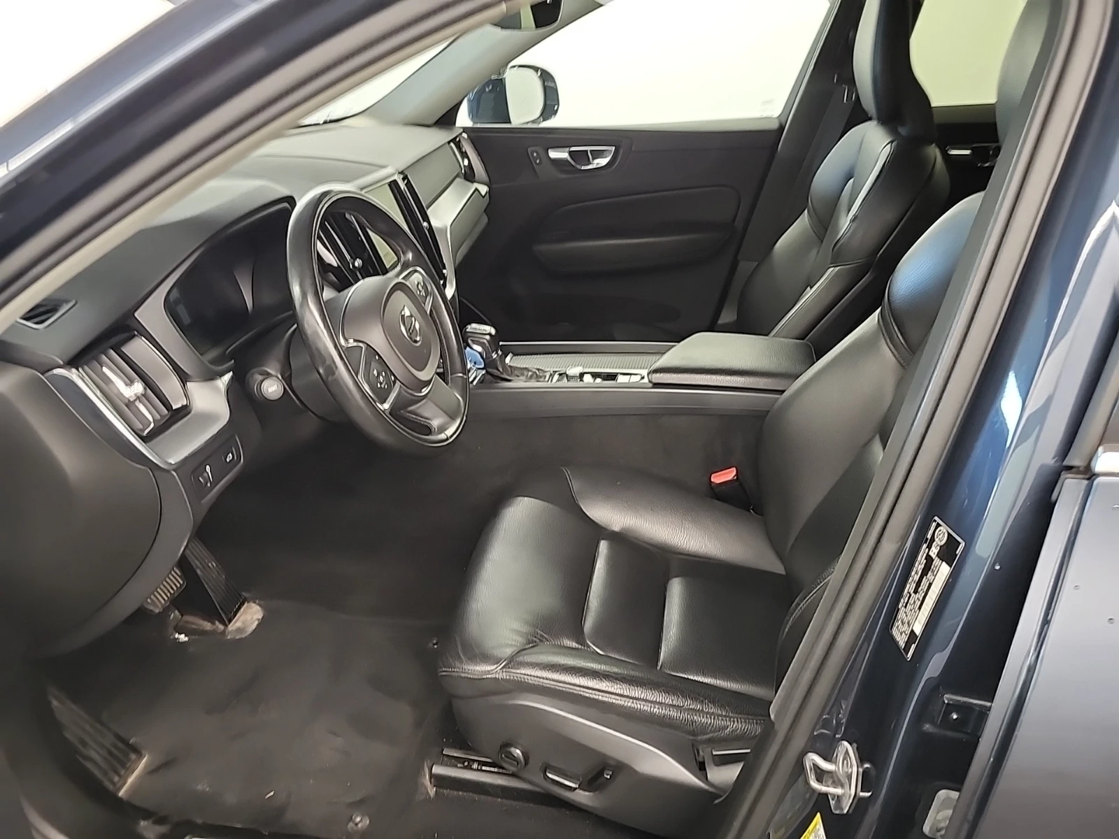 Volvo XC60 AWD * CARFAX * АвтоКредит * Цена до България*  - изображение 9